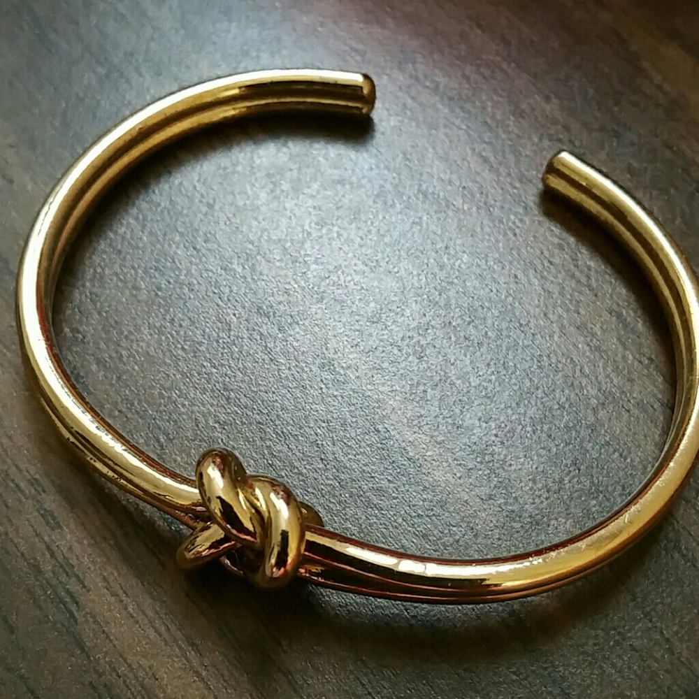 Banana Republic gold plated bracelet